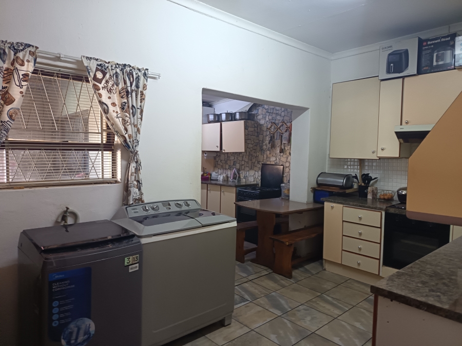 4 Bedroom Property for Sale in Algoa Park Eastern Cape